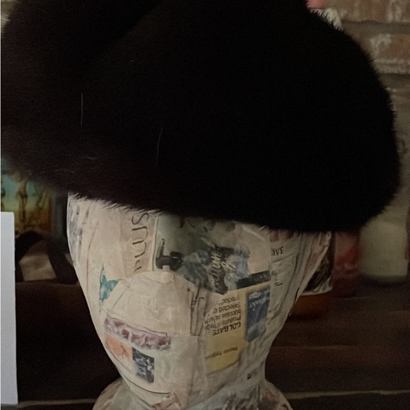 Vintage beaver fur hat - Picture 2 of 5